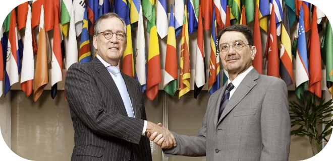 El Secretario General de la Organización Mundial del Turismo, Taleb Rifai, y el Presidente de la Fundación Banesto, Antonio Basagoiti, han presentado hoy en la sede de la OMT, en Madrid, el acuerdo de cooperación suscrito por ambas organizaciones.